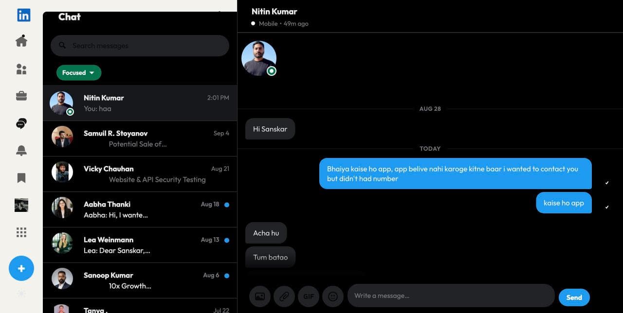 LinkedIn messaging laid out like X chat with bubbles and a single compose row